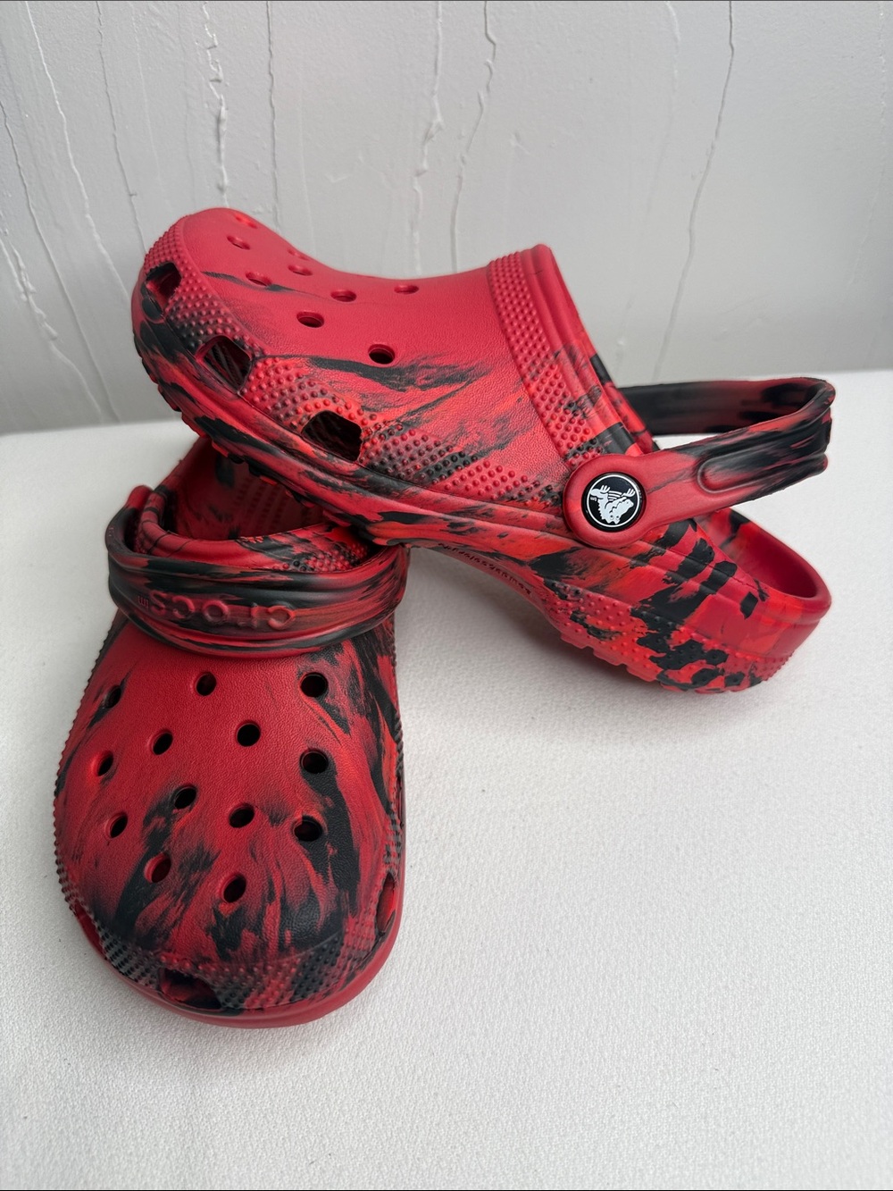 CROCS Kids Red and Black Marbled Clog Sandals
